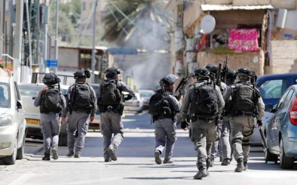 35 rakyat Palestin ditahan oleh tentera Israel di seluruh Tebing Barat 35 rakyat Palestin ditahan oleh tentera Israel di seluruh Tebing Barat