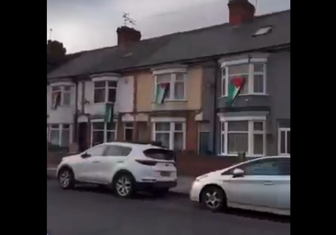 Video: People of Leicester, England raising Palestinian flag on their homes