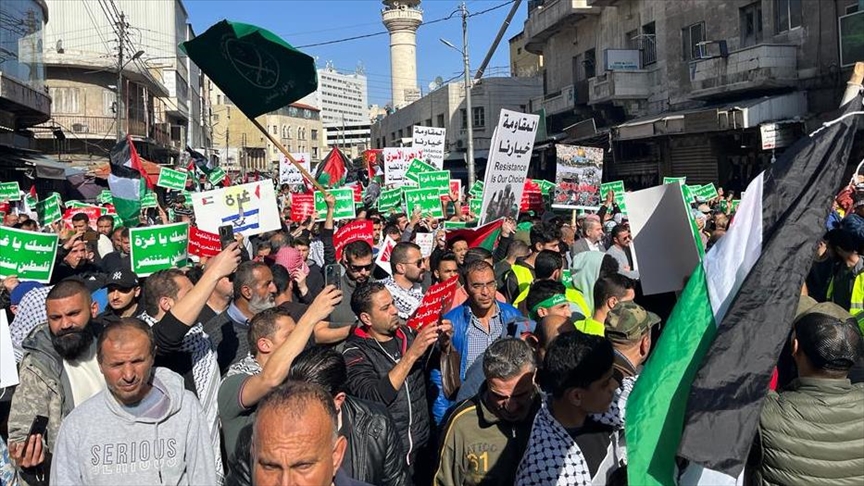 Thousands of Jordanians rally in Amman to slam Israeli attacks on Gaza