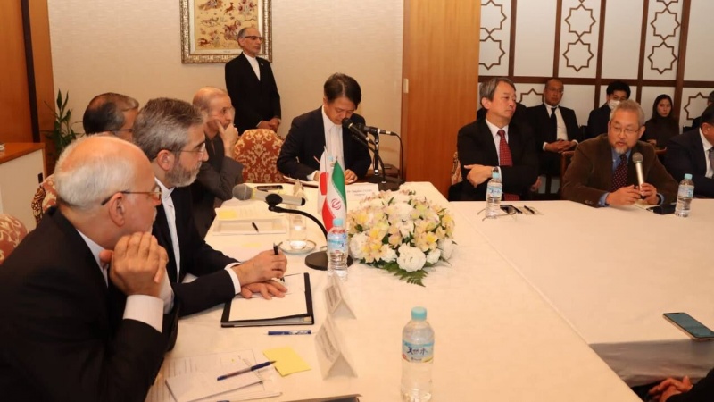 イラン外務次官、「抵抗運動は排除できない」　日本の識者らとの会合で
