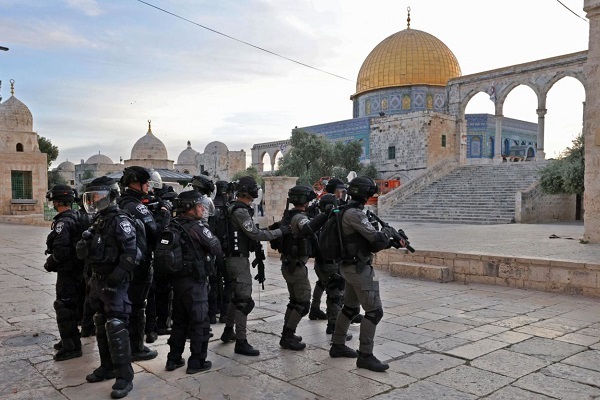 Zionist regime exploiting Gaza war to take over Al-Aqsa Mosque