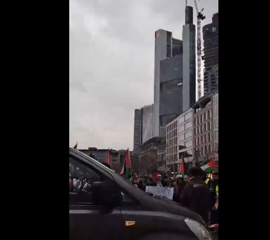 Video: Protest in Frankfurt, Germany demanding to stop genocide in Gaza