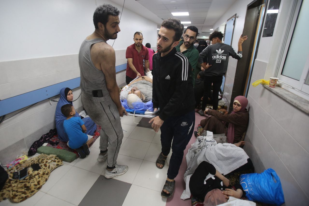 Video: Overwhelmed Palestinian hospitals suffer from shortage of necessities