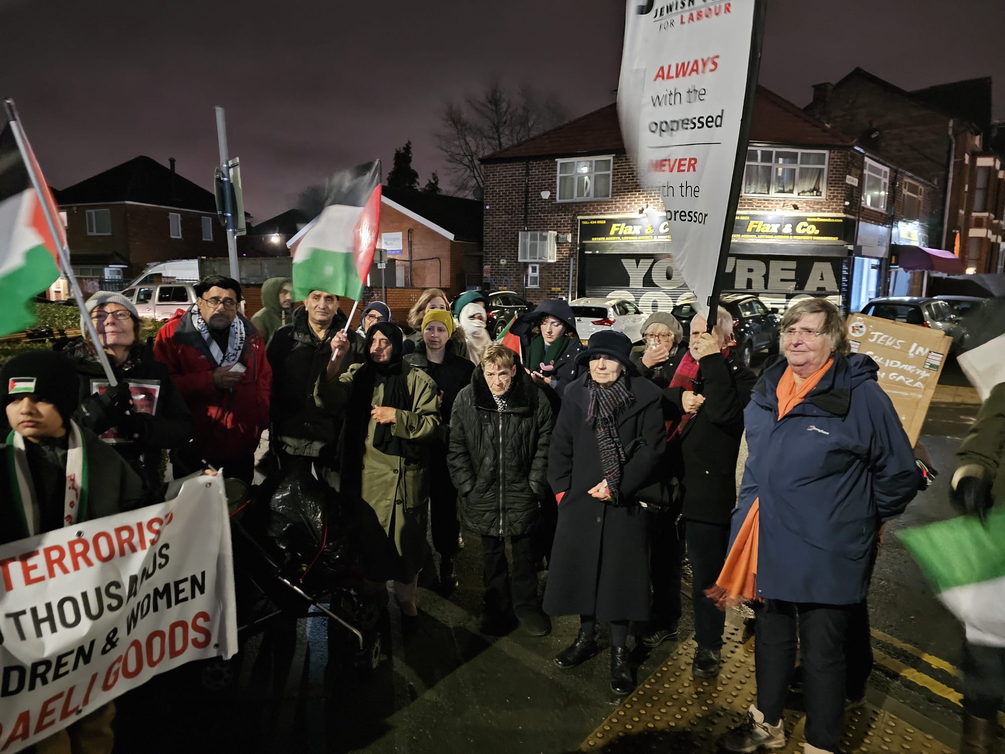 Video / Photos: Protest against Labour MP for Withington as he abstained from voting for Gaza ceasefire