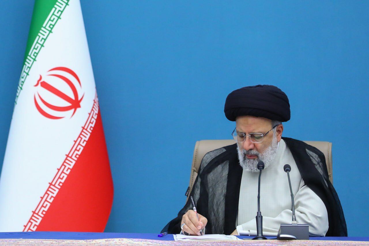 Zionist regime will definitely pay for killing IRGC advisor: Iran President