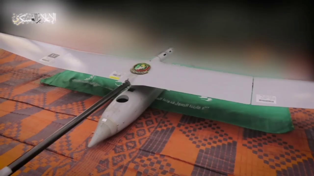 فيديو | القسام تنشر مشاهد من طائرة (Skylark-2) التي استولت عليها شمال تل الزعتر