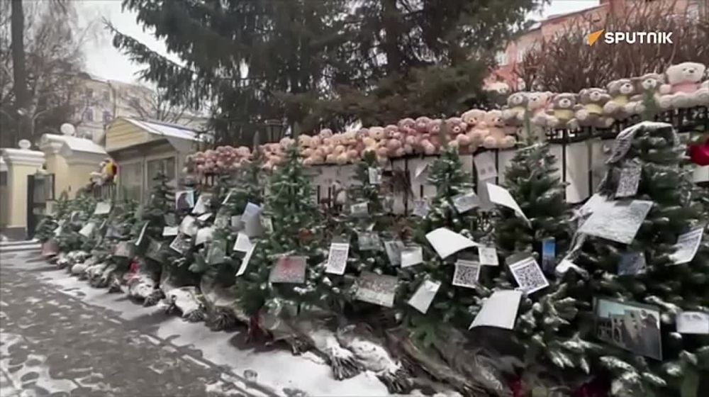Photos of effects of Israeli war on Gaza placed at Palestinian embassy in Moscow