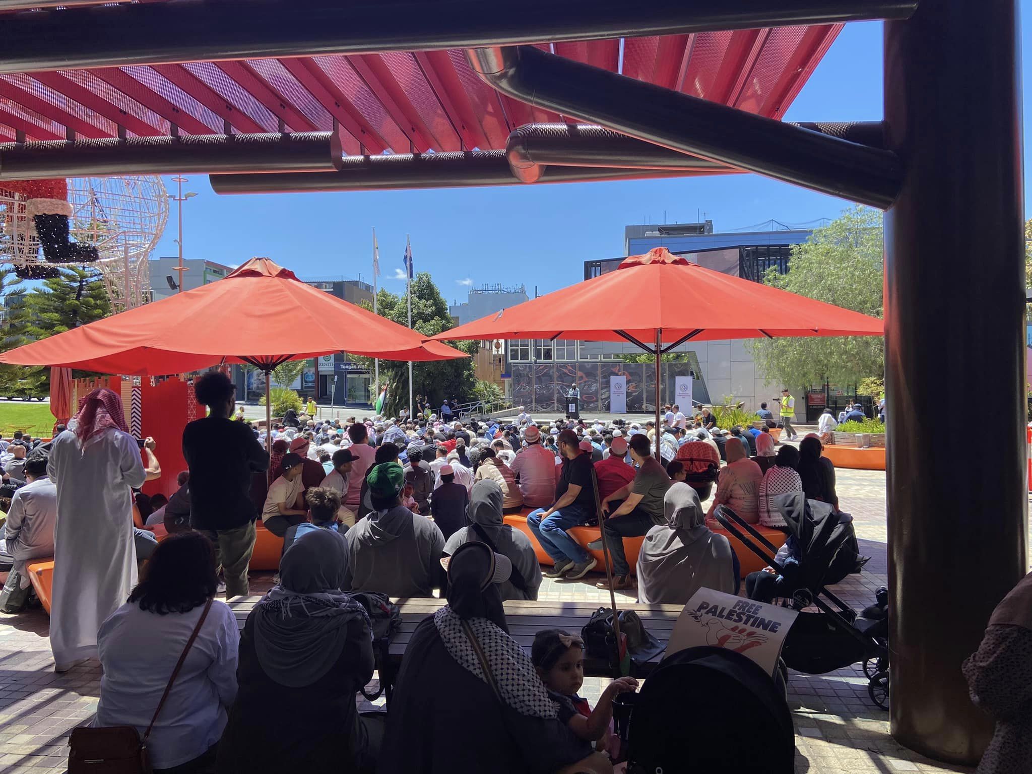 Video / Photos: Friday prayers and speeches before raising Palestinian flag in Dandenong, Australia
