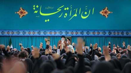 イラン最高指導者が語る、女性の役割をめぐる考え