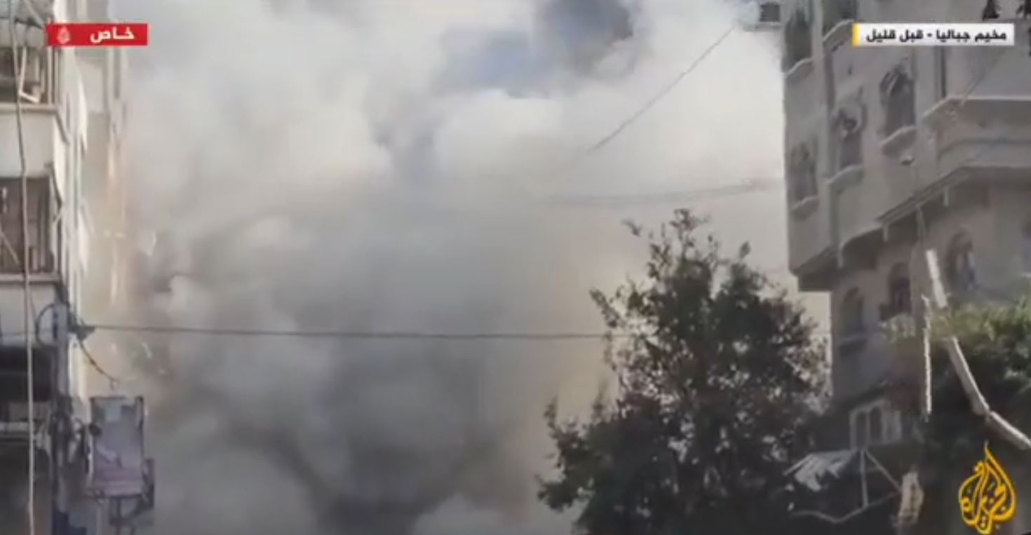 Video: A residential area containing +300 people completely destroyed by Israeli airstrikes in Jabalia 
