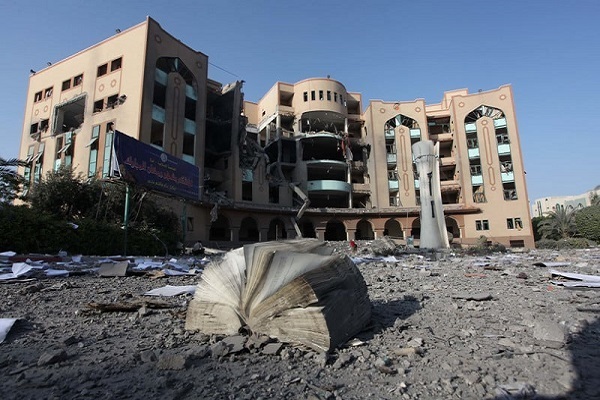 Reitor da Universidade Islâmica de Gaza, família morta em ataque aéreo israelense