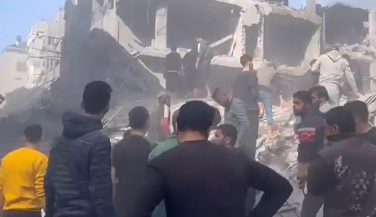 استشهاد 316 فلسطيني في 23 مجزرة ارتكبها جيش الاحتلال الصهيوني بغزة