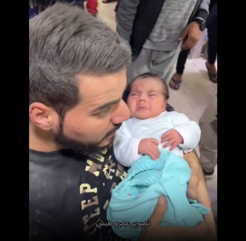 Video: A newborn baby survives an Israeli airstrike in Gaza