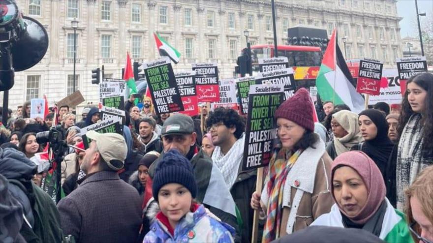 Les étudiants défilent à Londres en solidarité avec la Palestine