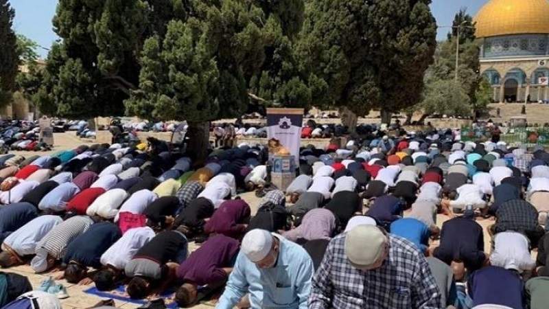 70 ألف فلسطيني يؤدون صلاة الجمعة في رحاب المسجد الأقصى المبارك