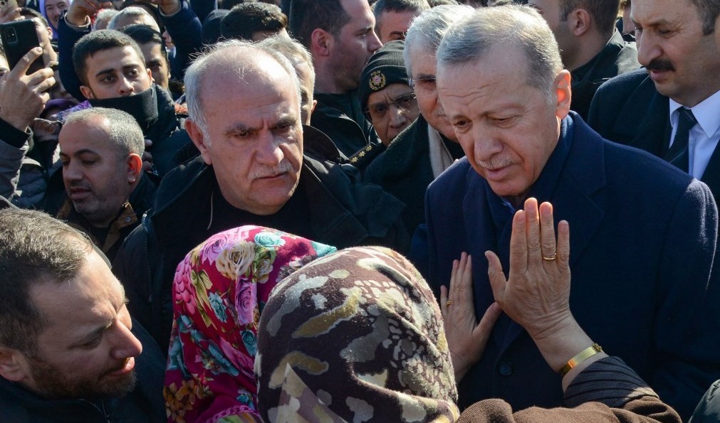 إردوغان: حصيلة ضحايا الزلزال بلغت 21848.. وملاحقة مقاولي البناء في تركيا