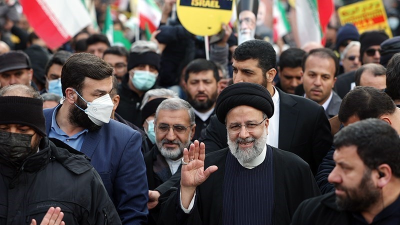 Presiden Raisi bersama Jutaan Rakyat Iran Peringati HUT Iran ke-44