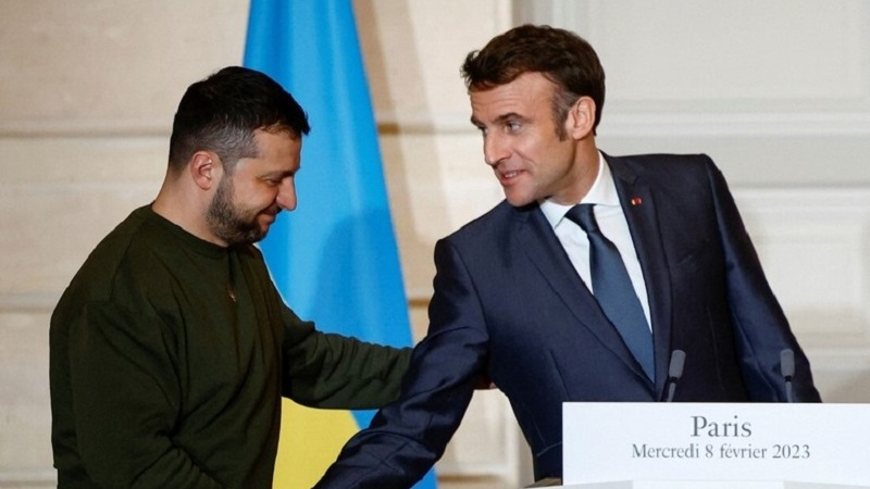 伊首相、ウクライナ大統領訪仏を改めて批判