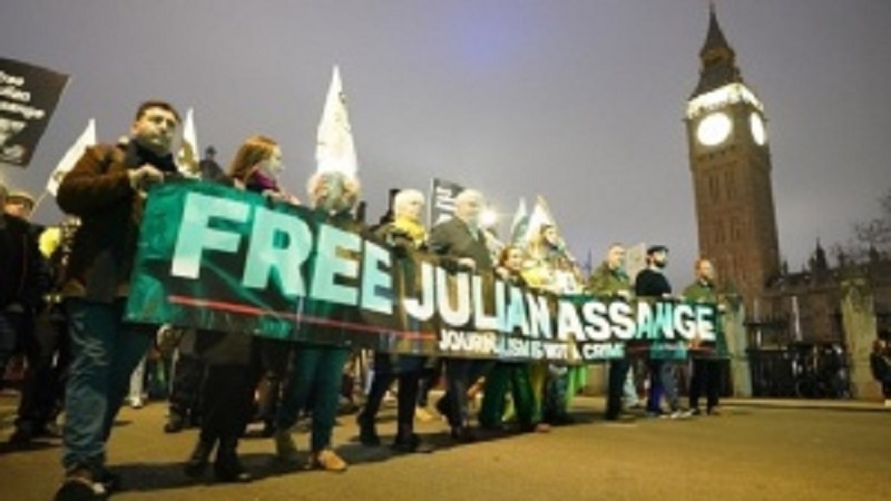 Inghilterra, manifestazione per la liberazione di Assange