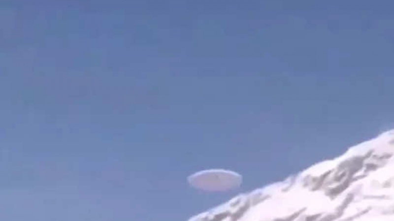 Objek Terbang Tak Dikenal Terdeteksi di Langit Kanada