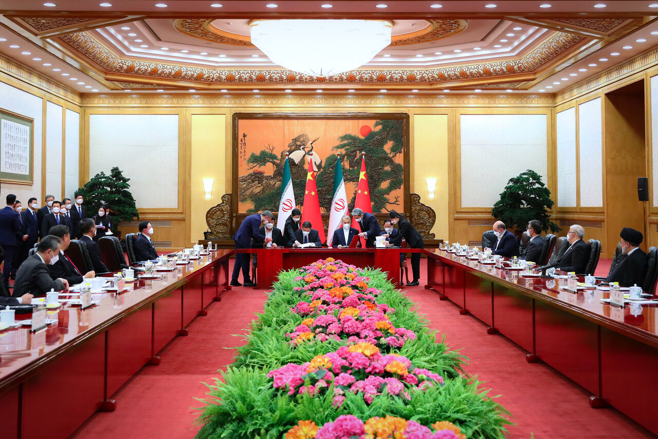 Irã e China assinam 20 documentos de cooperação