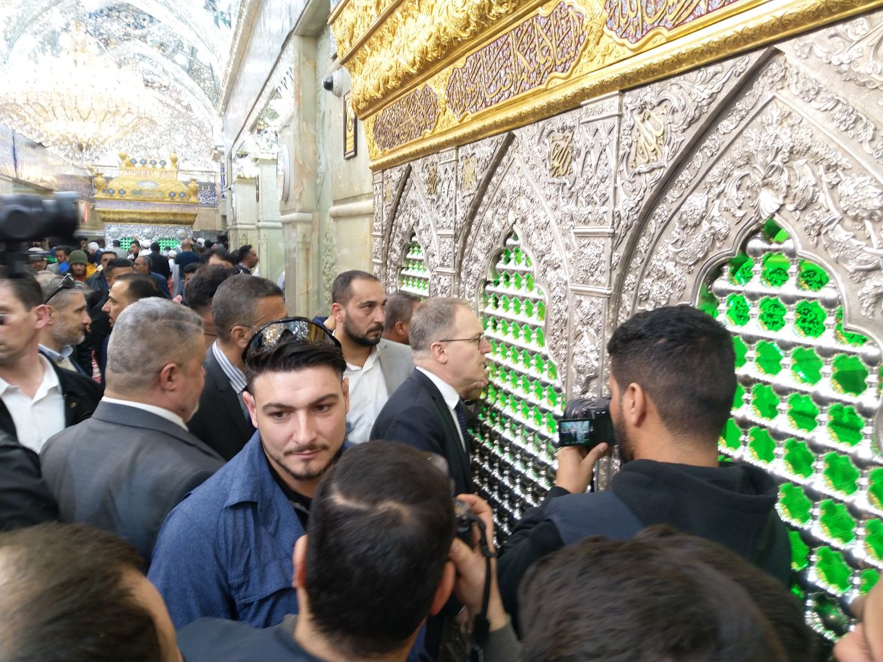 Italian Ambassador to Iraq visits Imam Hussain holy shrine, meets rep. of supreme religious authority