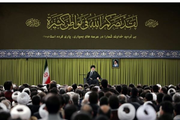 Imam Khamenei: this year's historic 22nd of Bahman message was people's full support for Islamic Revolution