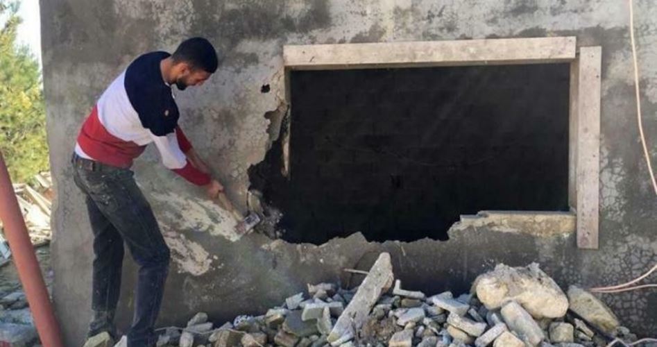 Israeli terrorist forces al-Quds citizen to raze home in Issawiya