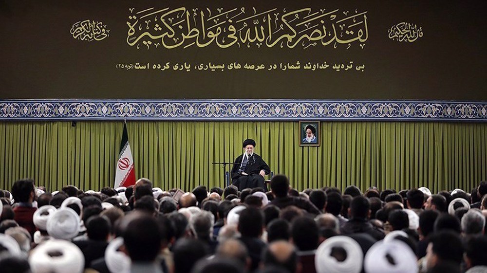 Iranski lider pozdravio historijski odziv građana na proslavi godišnjice islamske revolucije