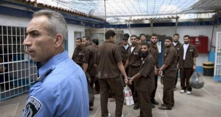 الأسرى الفلسطينيون يواصلون العصيان رفضاً لحرمانهم من حقوقهم