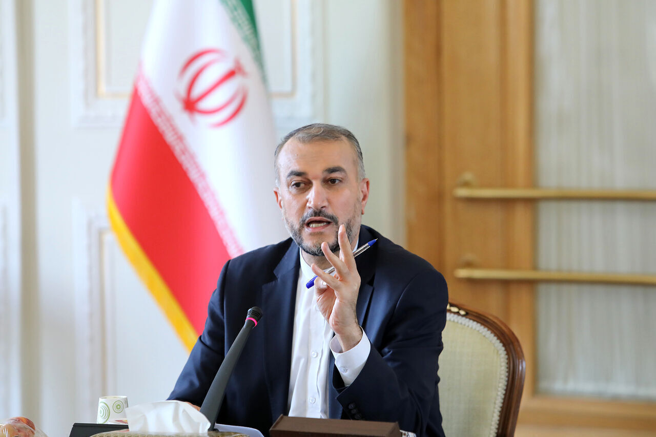 Amir Abdolahian: Ligar a Al-Qaeda ao Irã é 'absurdo'