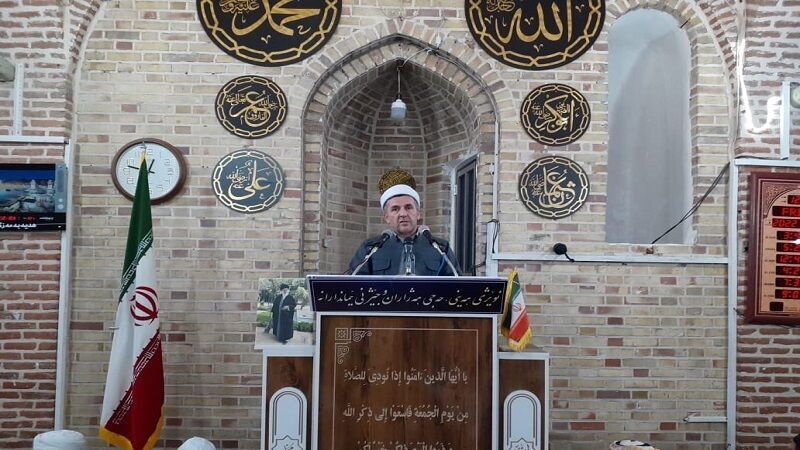 ئیمام جومعەی مەهاباد: خەڵک هیچ خەمساردیەکیان لە پشتیوانی کردنی حکومەتی ئیسلامی نەنواند