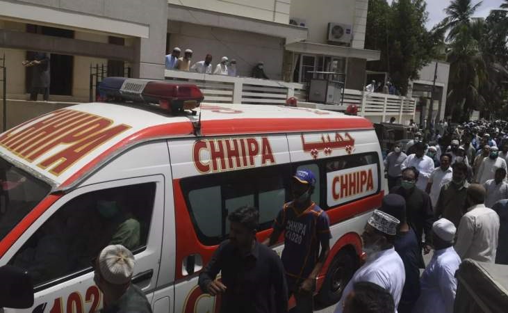  4 قتلى بهجوم لتكفيريين على مجمع للشرطة في كراتشي باكستان