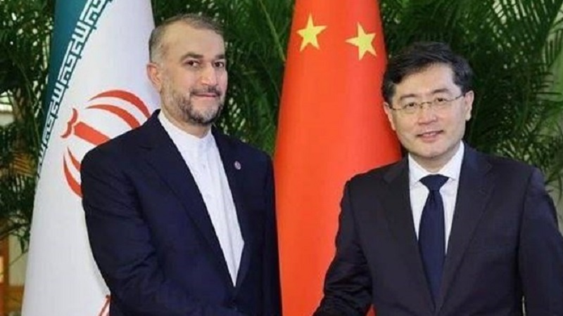 Außenminister Irans und Chinas überprüfen Einzelheiten der Umsetzung der Vereinbarungen zwischen den beiden Ländern