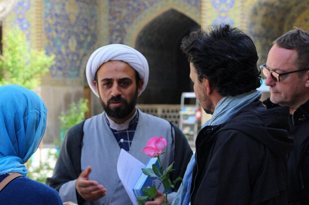 بررسی «عرضه دین در عرصه دنیا با بازخوانی رسالت بین المللی طلاب»