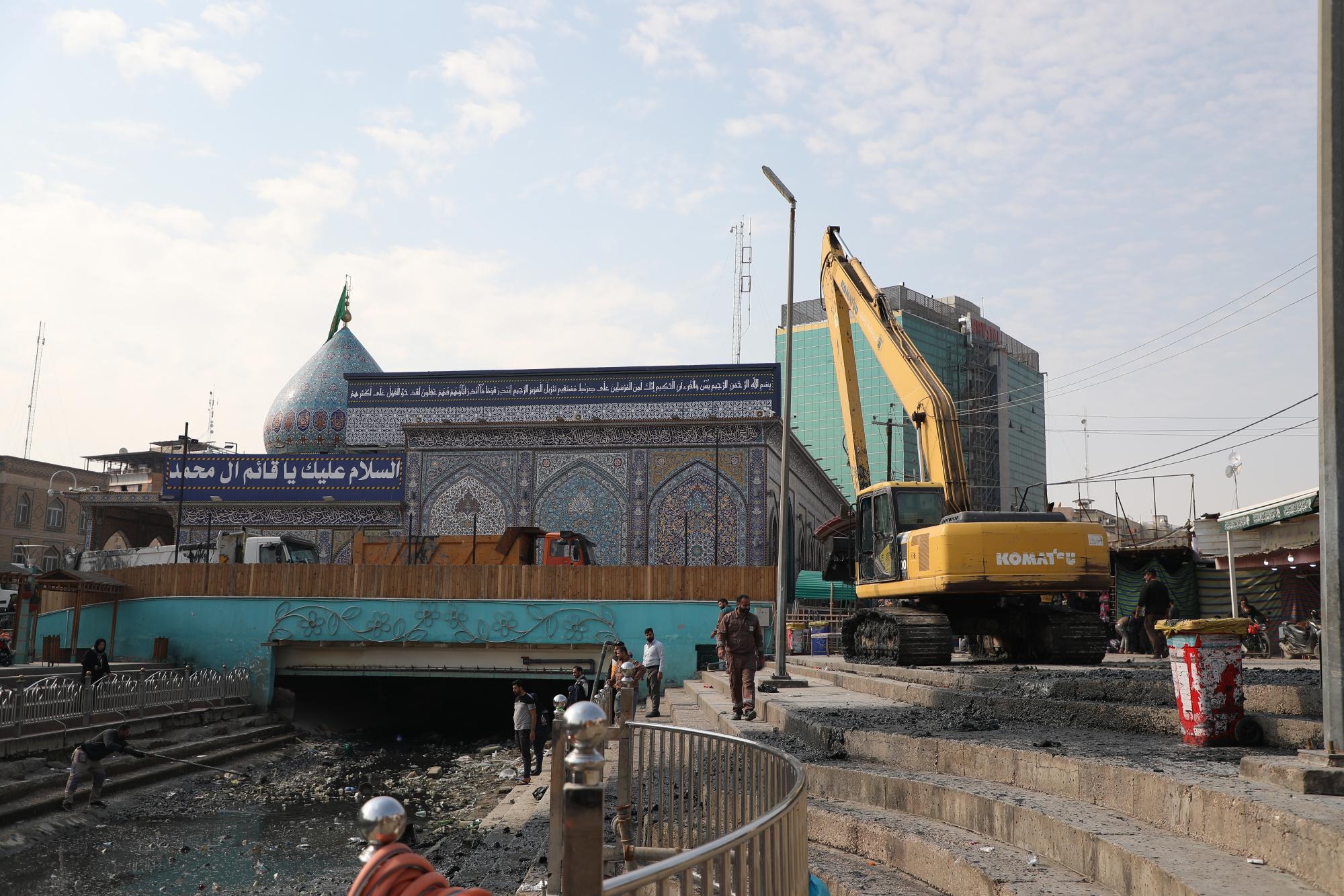 Al-Abbas holy shrine begins cleaning up Hussayniya River