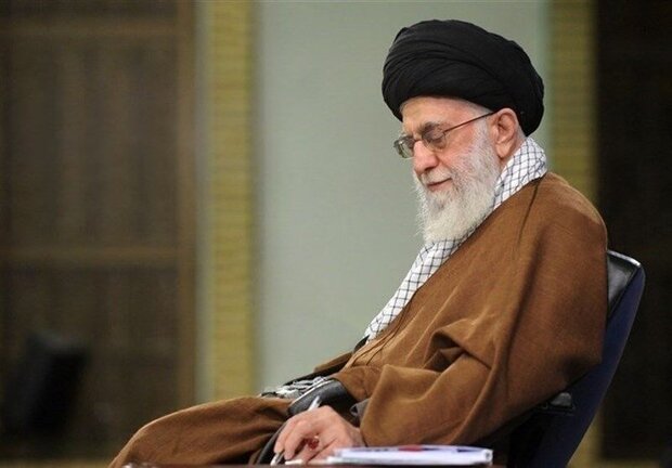 Imam Khamenei calls on IRGC to attract youth, preserve Islamic Rev.