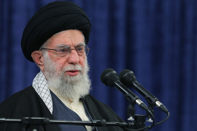 Imam Khamenei: Enemy's policy today is to create despair