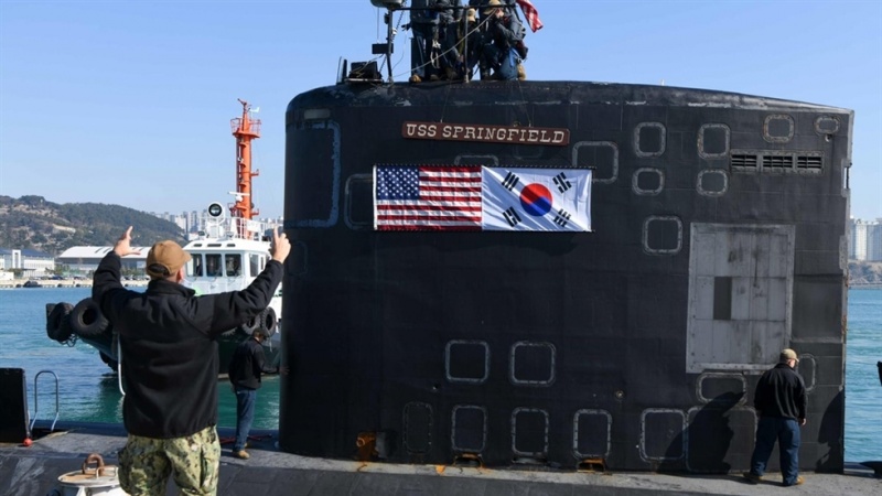 韓国海域に、米の原子力潜水艦が到着