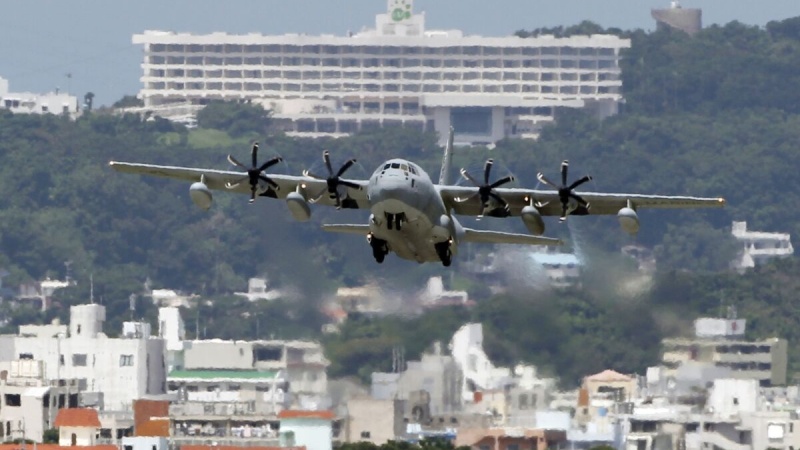沖縄県教委が米軍の飛行自粛を要請、高校入試や卒業式シーズンを前に