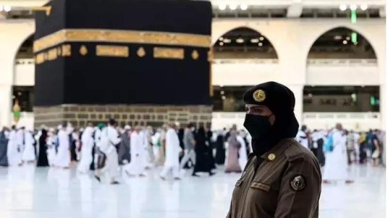 غضب رسمي وشعبي متواصل جراء اعتقال معتمرة يمنية من وسط الحرم المكي 