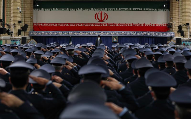 Aiatolá Khamenei se reúne com comandantes da Força Aérea do Exército