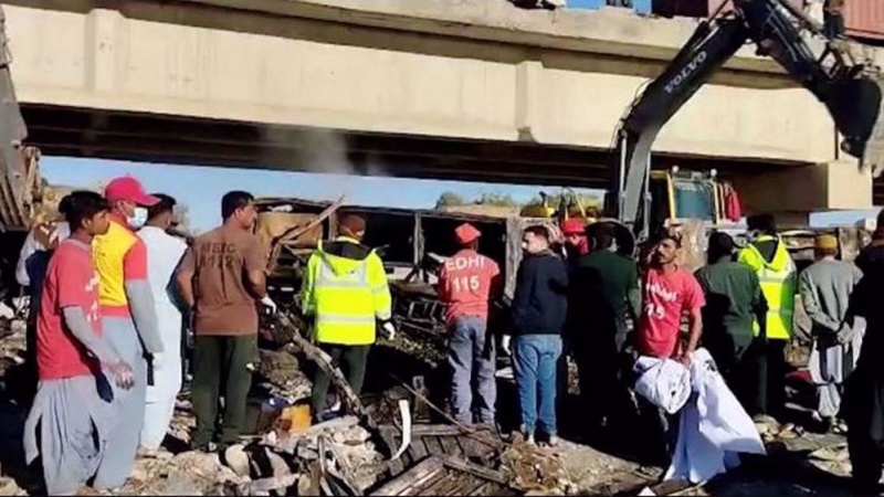 পাকিস্তানে বাস দুর্ঘটনায় নিহত অন্তত ৩০; আহত ১৫