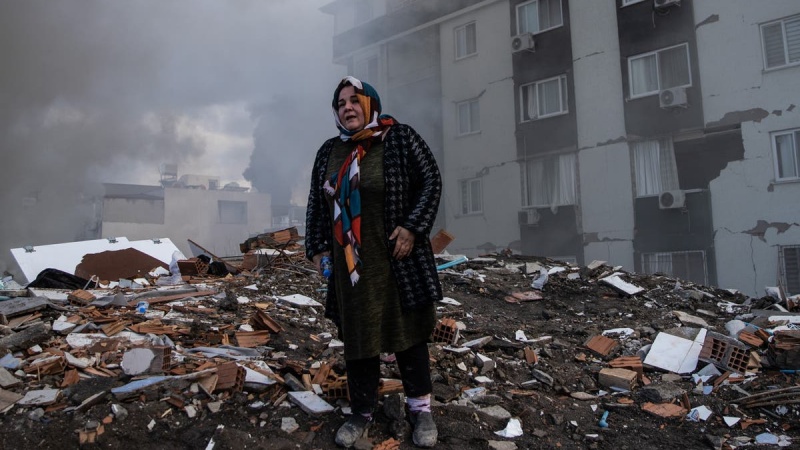 トルコ地震の死者、7900人超に、シリアで誕生直後の女児生還