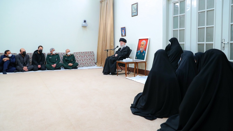 イラン最高指導者、「殉教者ソレイマーニー司令官は米とイスラエルへの抵抗運動を復活させた」