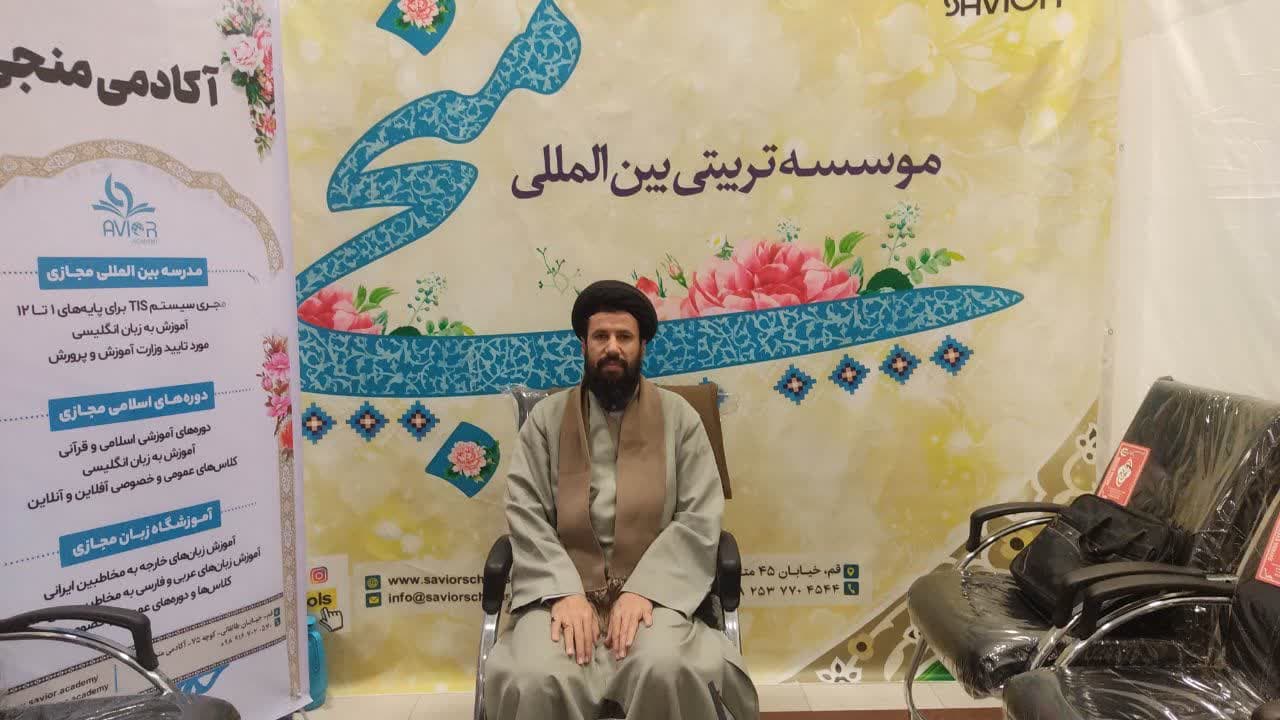مسئول غرفه "موسسه تربیتی بین‌المللی منجی": نمایشگاه "انوار هدایت" هر سال برگزار شود