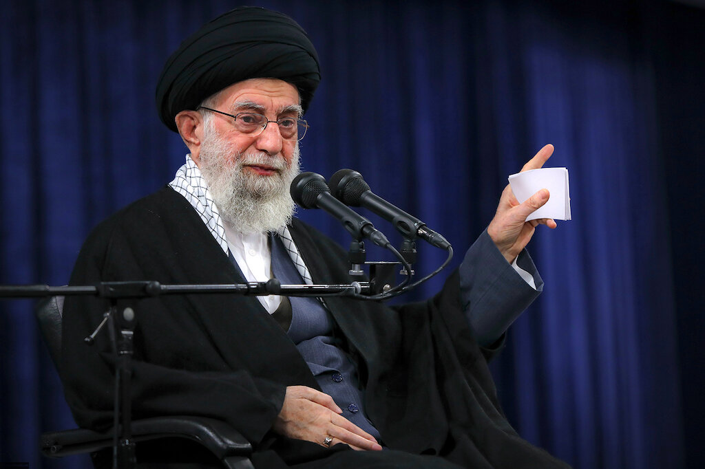 Imam Khamenei:  Jihad of clarification the 'Way to overcome propaganda' (+Video)
