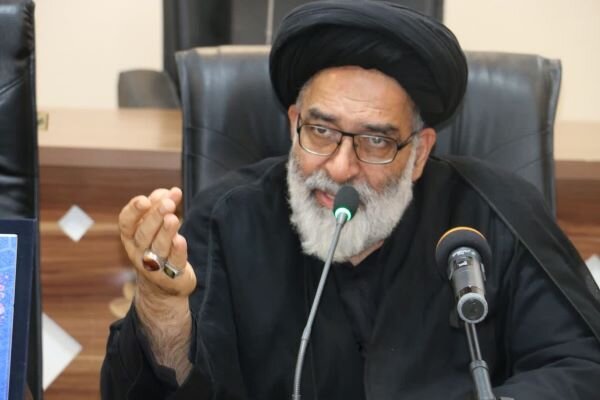 مسيرات في ايران تندیدا للاساءة الی المرجعية الدينية