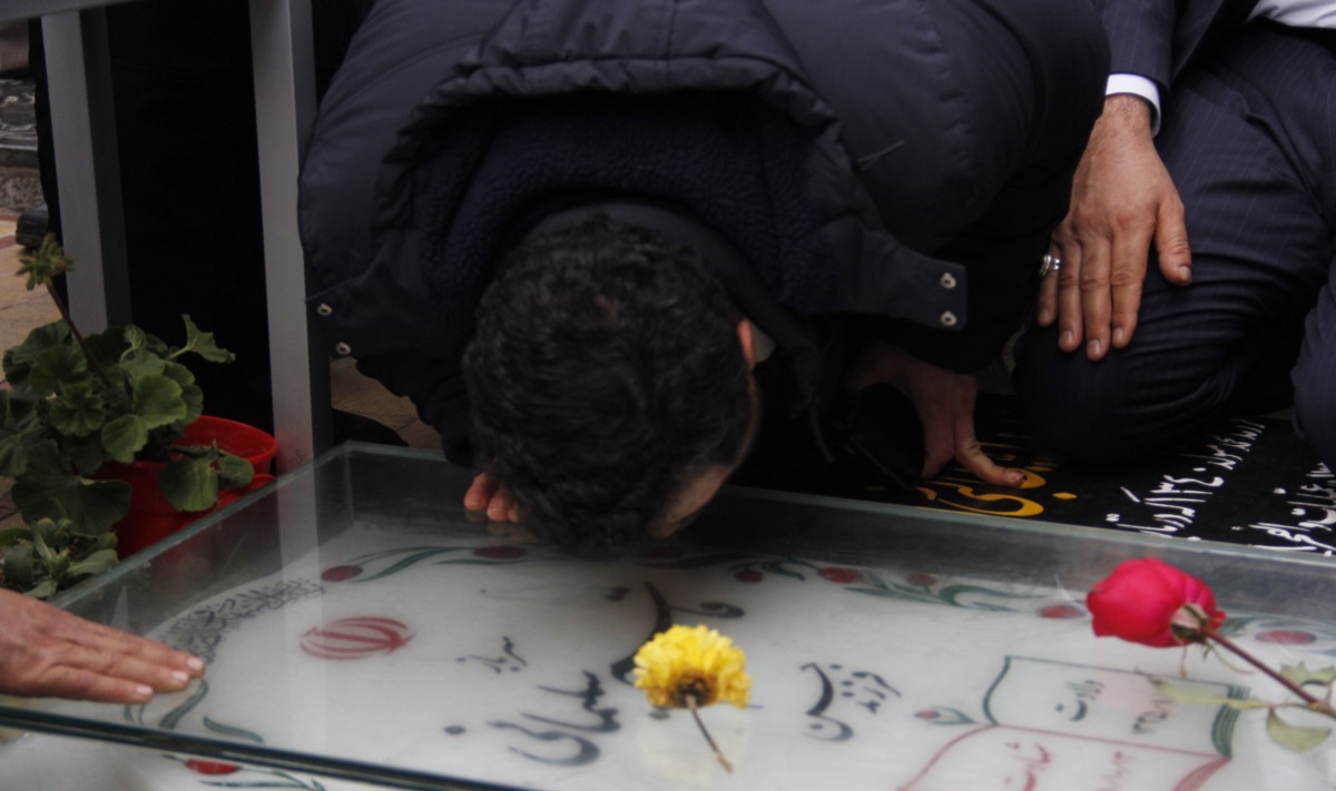 Фоторепортаж/ групповой визит международных деятелей на могилу «Шахеда Сулеймани» в Гользар Шохада, Керман, Иран