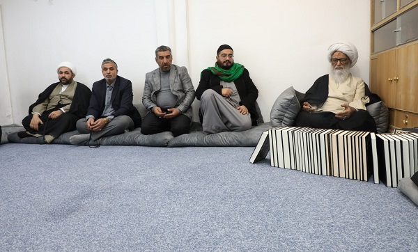 آية الله النجفي يؤكد على مواصلة العمل لإِظهار التراث الشيعي